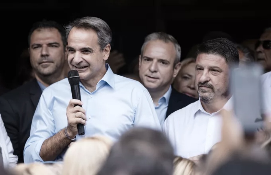 Μητσοτάκης με Χαρδαλιά από Βύρωνα: Θα είμαστε παρόντες για να κάνουμε τις ζωές σας καλύτερες