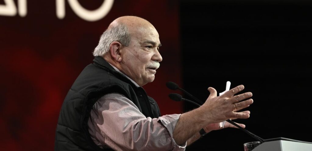 Βούτσης: Ποτέ δεν υπήρξε αρχηγός της αξιωματικής αντιπολίτευσης που να μην είναι βουλευτής
