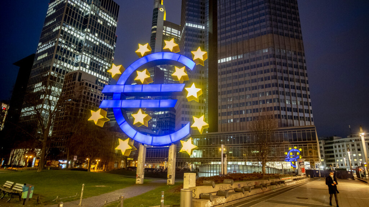 Πτώση στην οικονομική ανάπτυξη της Ευρωζώνης βλέπει η Deutsche Bank