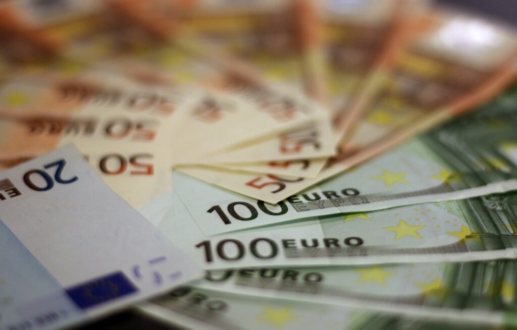 Ηχηρό μήνυμα στους επενδυτές στέλνει το προσχέδιο του προϋπολογισμού