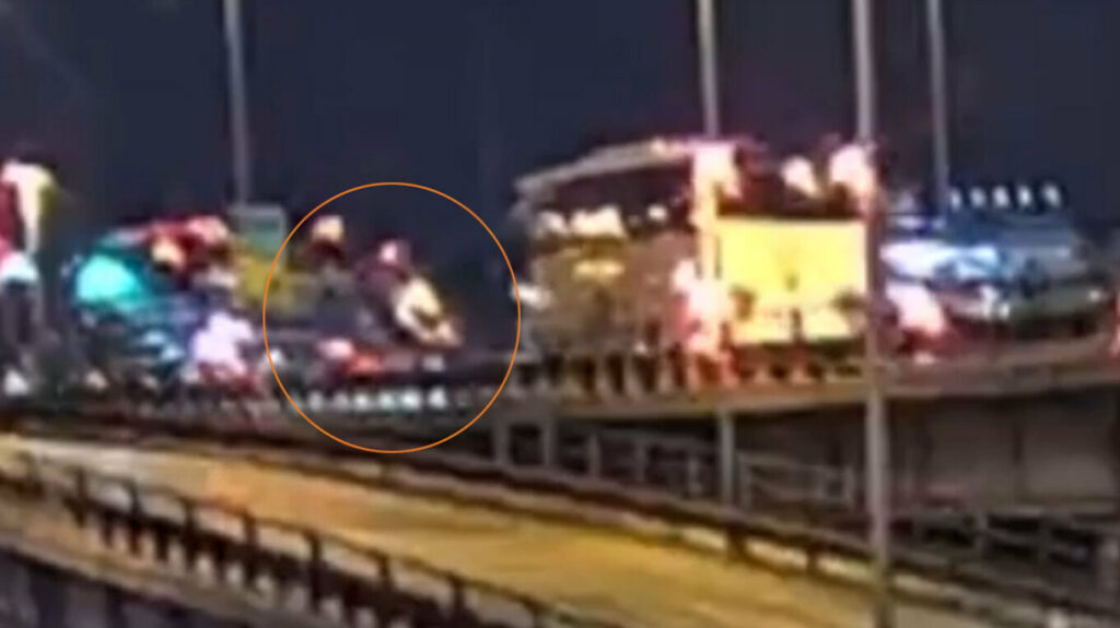 Βενετία: Βίντεο από τη στιγμή που το λεωφορείο πέφτει από τη γέφυρα
