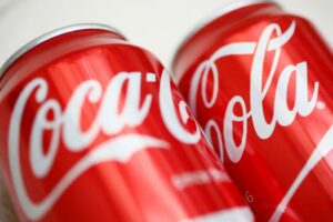 Μείωση των τιμών-στόχων από JP Morgan και Jefferies για τη μετοχή της Coca Cola Hellenic