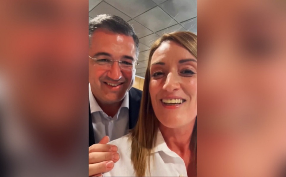 «Πάμε Τζίτζι! Με εμπιστοσύνη!» – Το βίντεο του Τζιτζικώστα με την πρόεδρο του Ευρωπαϊκού Κοινοβουλίου