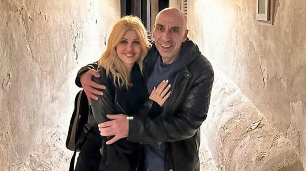 Γιάννης Μπρατάκος (Υφυπ. παρά τω πρωθυπουργώ) και Ταξίαρχος Πέτρος Παυλόπουλος (Επικεφαλής ασφαλείας του πρωθυπουργού) οι δύο που «κόβουν και ράβουν» κατά το δοκούν αστυνομικούς από πολιτικούς, επιχειρηματίες και δημοσιογράφους!