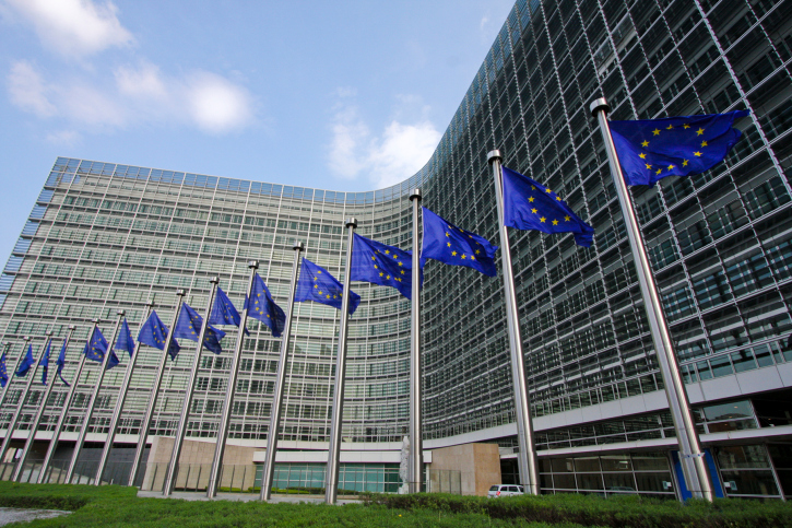Η Κομισιόν εξετάζει επιβολή κυρώσεων σε Χ και Meta λόγω του πολέμου στο Ισραήλ