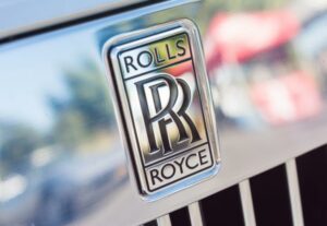 Rolls Royce: Προχωρά σε 2.500 απολύσεις