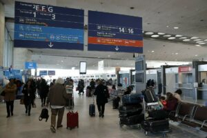 Νέες απειλές για βόμβες στη Γαλλία – Εκκενώθηκαν έξι αεροδρόμια (ΦΩΤΟ-ΒΙΝΤΕΟ)
