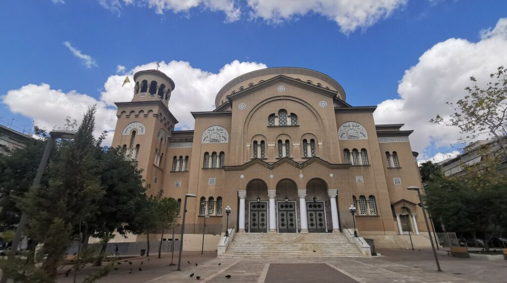 Τρεις κατηγορίες αποδόθηκαν στον αλλοδαπό που μπήκε σε εκκλησία και φώναζε «Allahu Akbar»