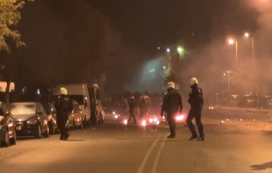 Κακουργηματική δίωξη στον 13χρονο που συνελήφθη στη Θεσσαλονίκη με μολότοφ μετά τα επεισόδια στην πορεία για τα Τέμπη