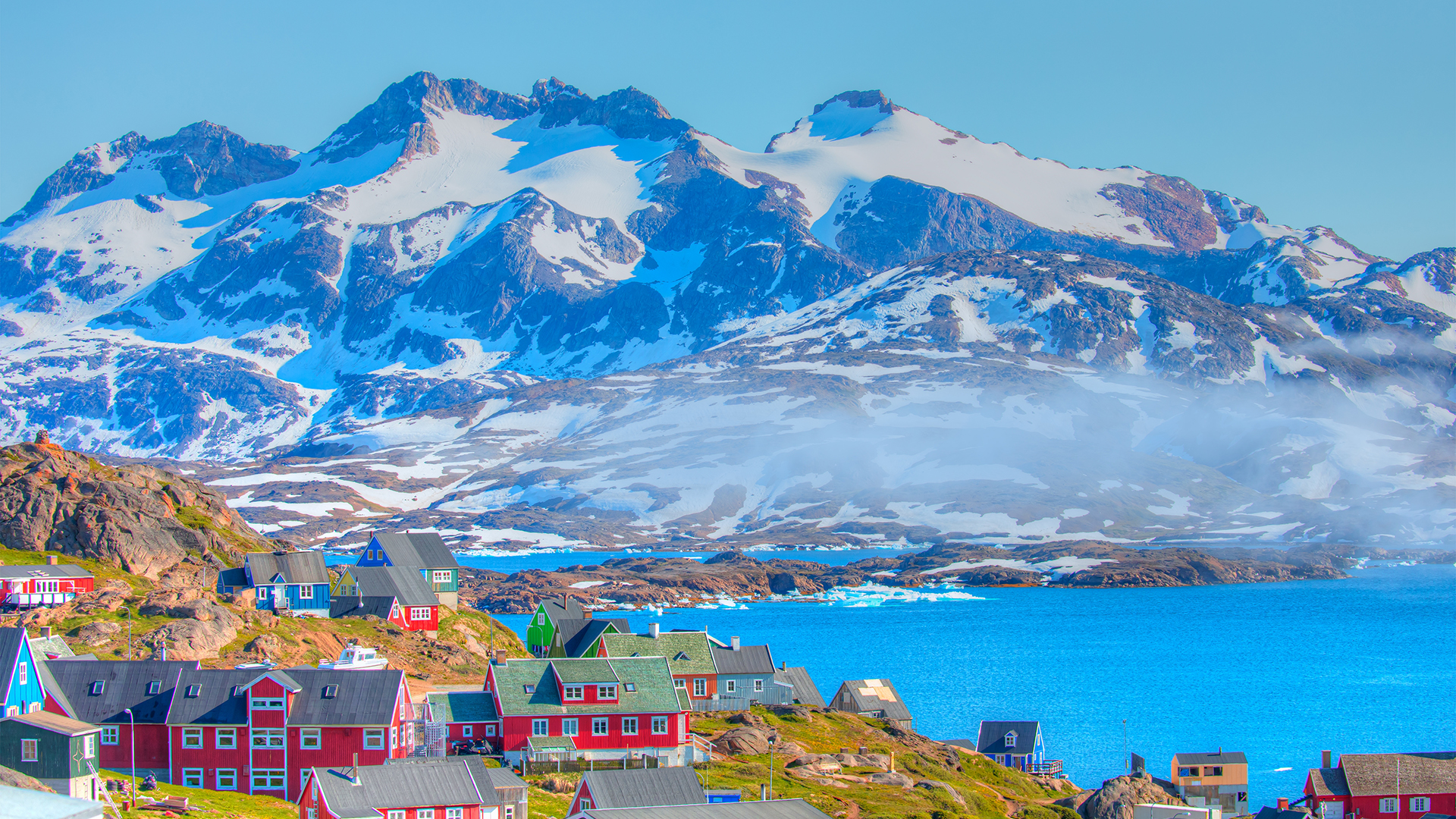 Picturesque,Village,On,Coast,Of,Greenland,-,Colorful,Houses,In