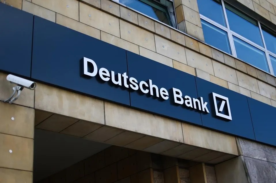 Deutsche Bank: Απρόσμενη αύξηση 39% στα καθαρά κέρδη α’ τριμήνου