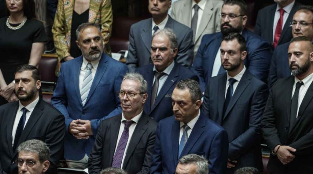 Σπαρτιάτες: Ύποπτοι για εξαπάτηση στις εκλογές 11 βουλευτές λόγω Κασιδιάρη