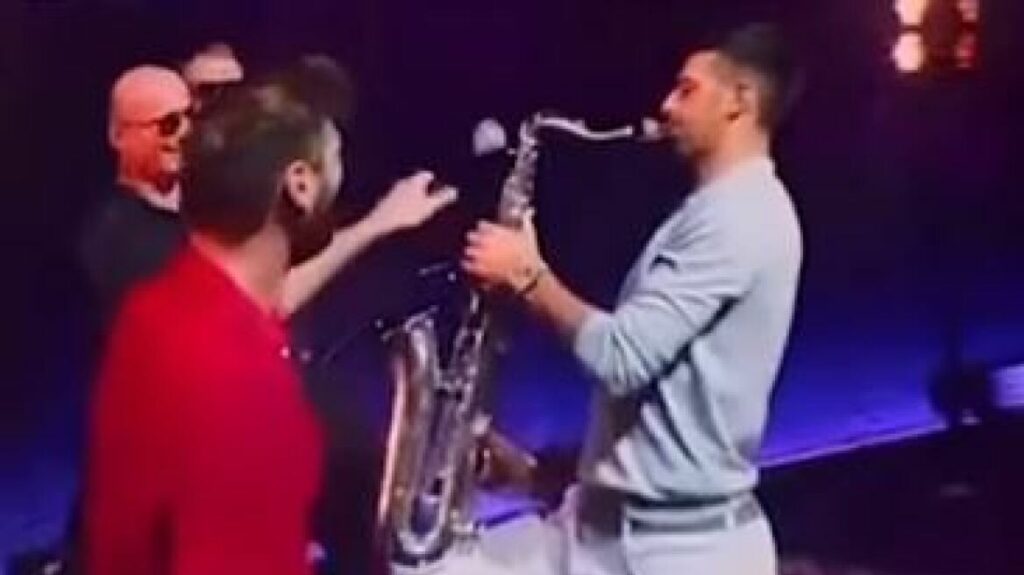 Νόβακ Τζόκοβιτς: Έπαιξε σαξόφωνο σε συναυλία στο Βελιγράδι