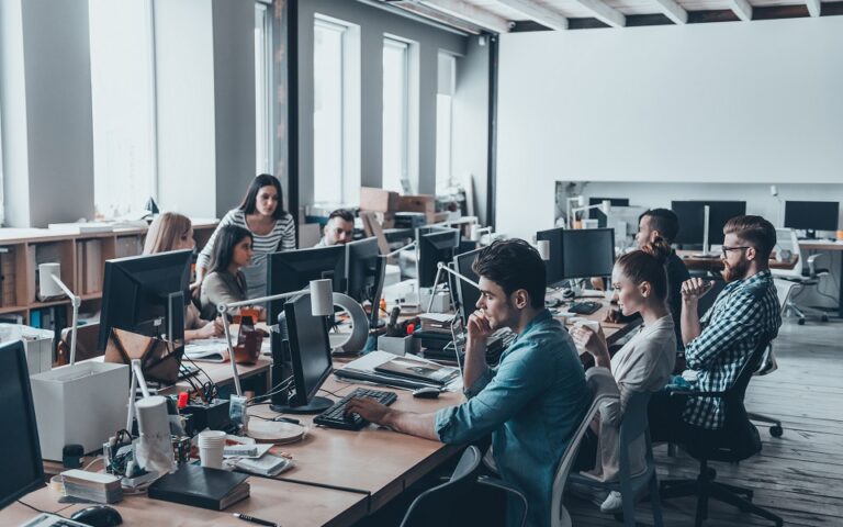 Στα 1,3 τρισ. δολ. οι δαπάνες πληροφορικής σε Ευρώπη, Μέση Ανατολή και Αφρική το 2023