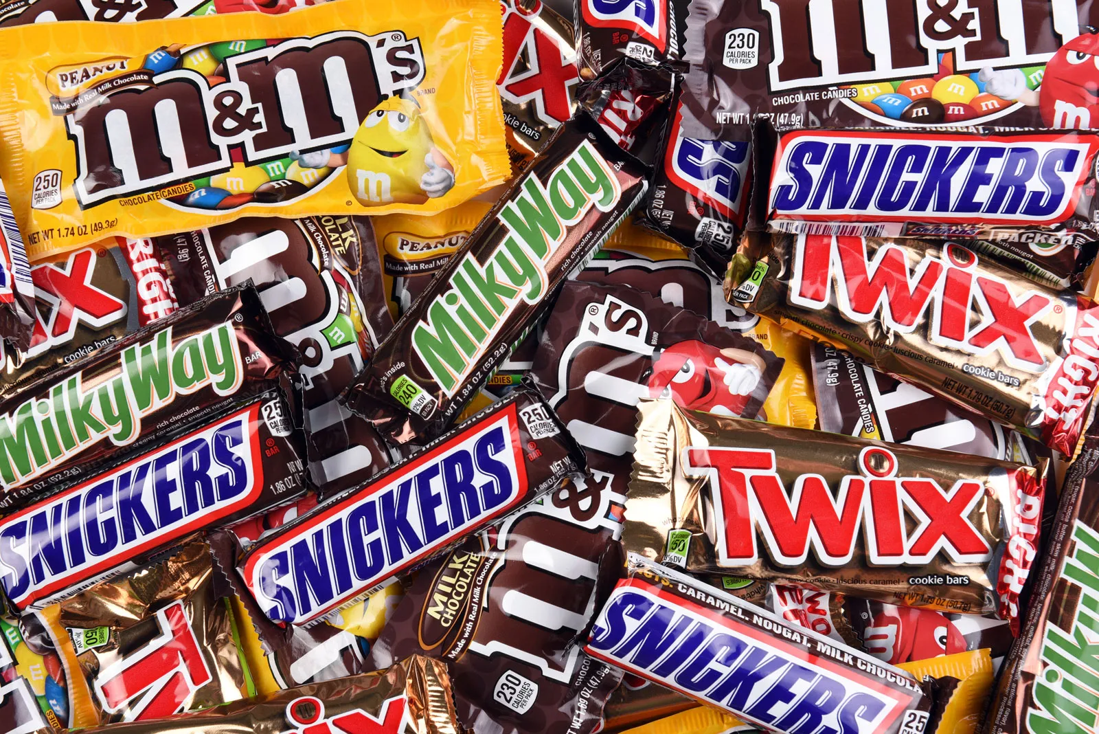 231029203727_Mars-Incorporated-Candy-Snickers-Milky-way-MMs-Twix