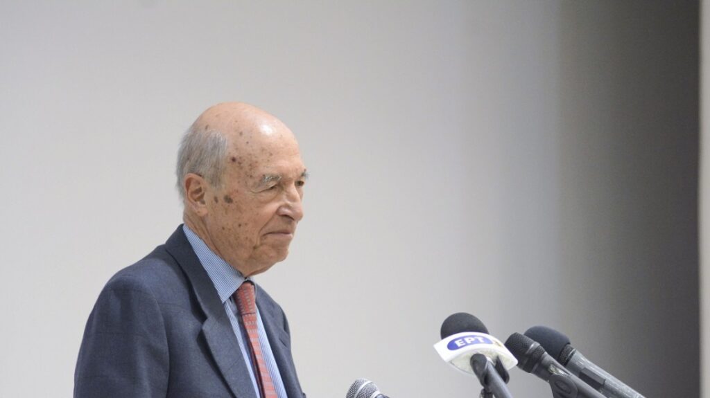 Δείτε live: Η εκδήλωση προς τιμήν του πρώην πρωθυπουργού Κώστα Σημίτη