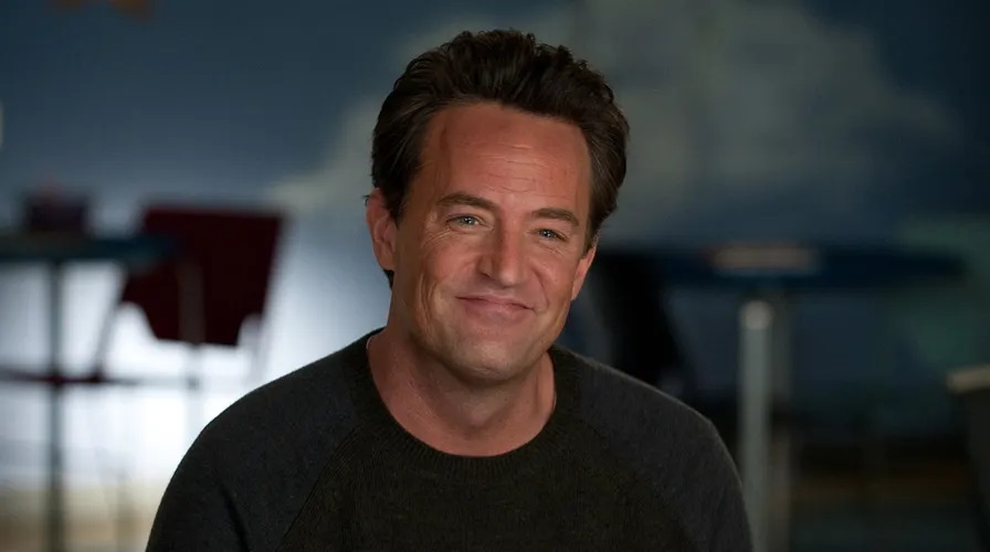 Το τραγούδι που συγκίνησε στην κηδεία του Matthew Perry - Η ιστορία πίσω από το κομμάτι