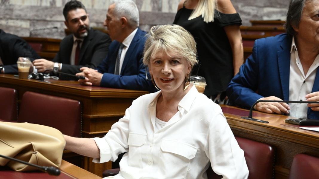 ΣΥΡΙΖΑ: Η Ελενα Ακρίτα παραπέμπεται στην Επιτροπή Δεοντολογίας -Στήριξε υποψήφιο δήμαρχο της ΝΔ