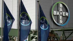 Bayer: Κόβει το μέρισμα κατά 95% για να μειώσει τα χρέη της