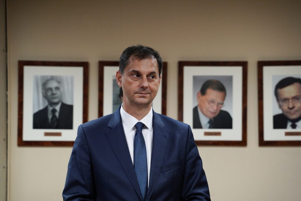 Ομολογία – σοκ του Χάρη Θεοχάρη: Έχουμε φτάσει στα δημοσιονομικά μας όρια!