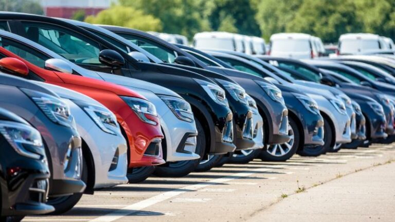 ΕΛΣΤΑΤ: Άνοδος 33% στις πωλήσεις αυτοκινήτων τον Οκτώβριο