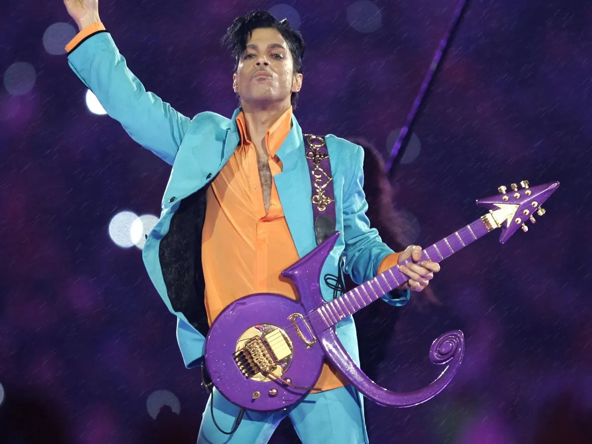 Prince: Σε δημοπρασία αντικείμενα και ρούχα του καλλιτέχνη