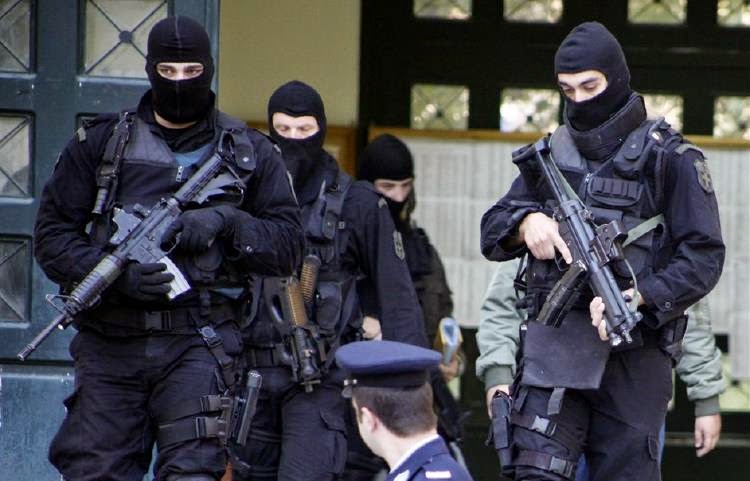 Η αντιτρομοκρατική ψάχνει την άκρη του νήματος για την έκρηξη στους Αμπελόκηπους και τη γιάφκα στο Παγκράτι