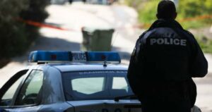 Με περιοριστικούς όρους ελεύθερος ο αστυνομικός που κατηγορείται για τον θάνατο του ανήλικου Ρομά
