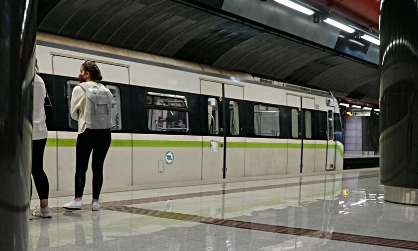 231118154431_metro-ptosi-atomou