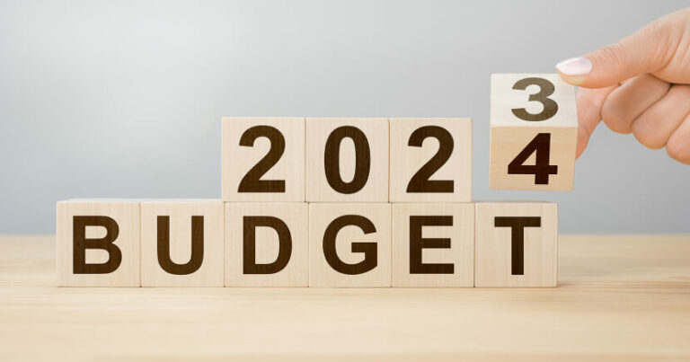 Προϋπολογισμός: Πρωτογενές πλεόνασμα 5,8 δισ. ευρώ στο 11μηνο 2023 - Καλπάζουν τα έσοδα