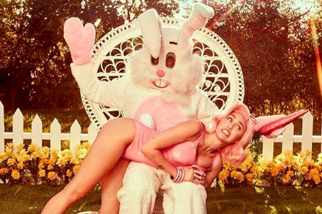 10 σκάνδαλα που έχτισαν το μύθο της Miley Cyrus