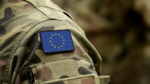 Αμυντική ανεπάρκεια της ΕΕ, παρά την αύξηση ρεκόρ στις στρατιωτικές δαπάνες