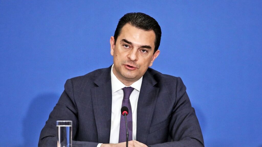 Σκρέκας: Στα 1.100 τα προϊόντα που εντάχθηκαν στην πρωτοβουλία για «μόνιμη μείωση τιμής»