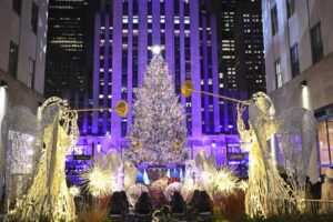 Νέα Υόρκη: Φαντασμαγορικό το άναμμα του χριστουγεννιάτικου δέντρου στο Rockefeller Center