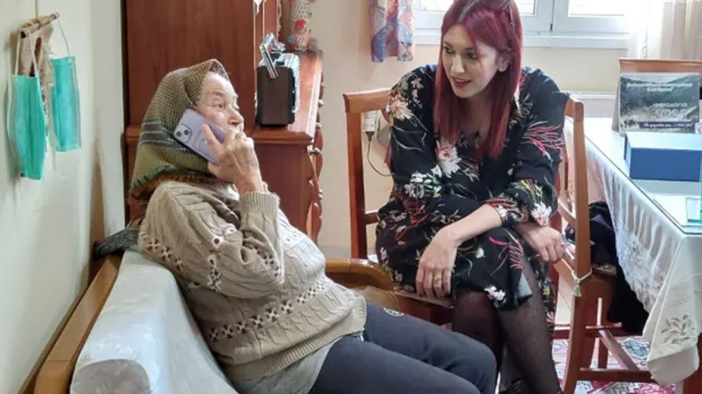 Ο Κυριάκος Μητσοτάκης τηλεφώνησε στην κ. Αθηνά για τη δωρεά ασθενοφόρου