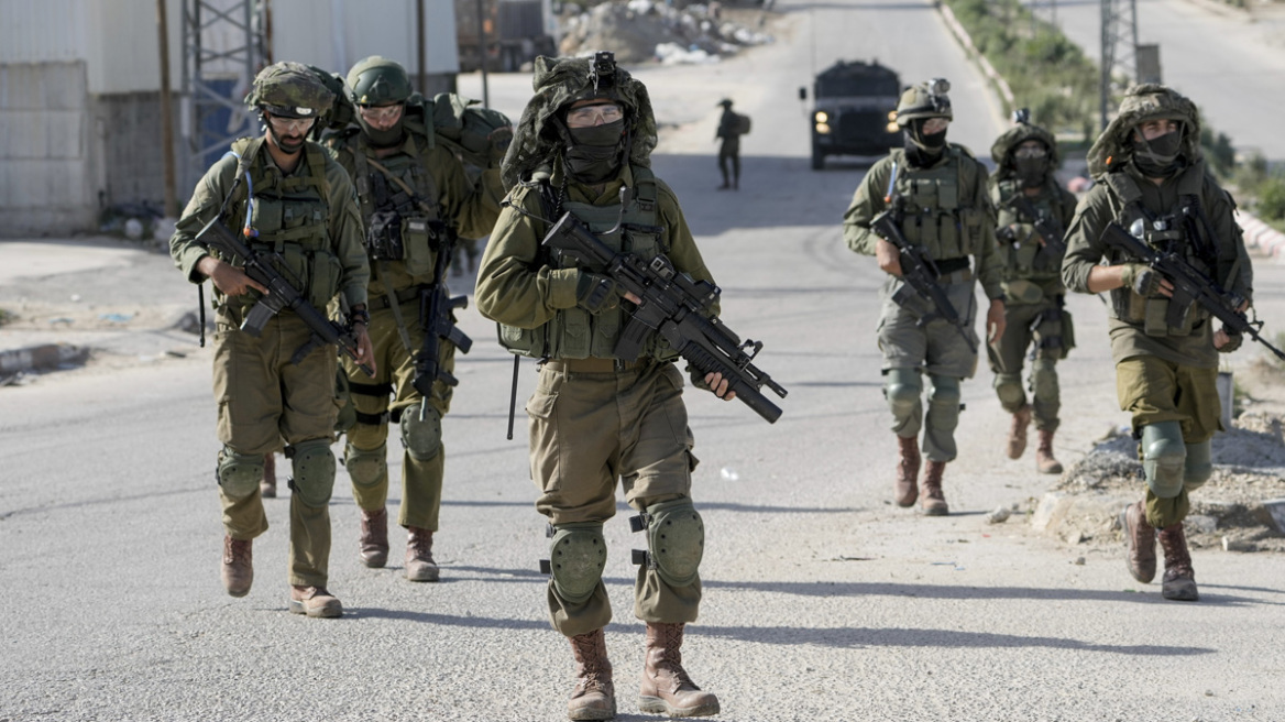 231202115221_israeli-soldiers-m