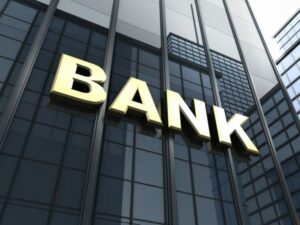 Κατάργηση του πλαφόν στα bonus των τραπεζικών στελεχών
