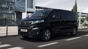 Peugeot E-Traveller: Φιλοξενεί από 5 έως 9 άτομα στο εσωτερικό του