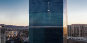 Λας Βέγκας: Άνοιξε και πάλι μετά από 12 χρόνια το ψηλότερο ξενοδοχείο