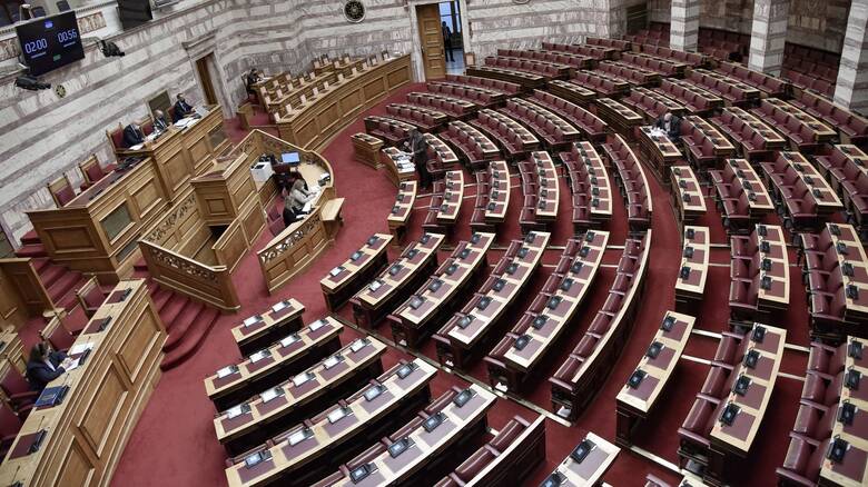 Βουλή: Άρση ασυλίας για τέσσερις βουλευτές