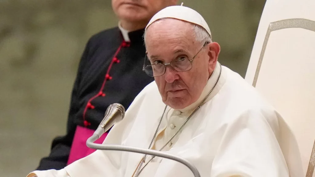 231217122417_popefrancis23
