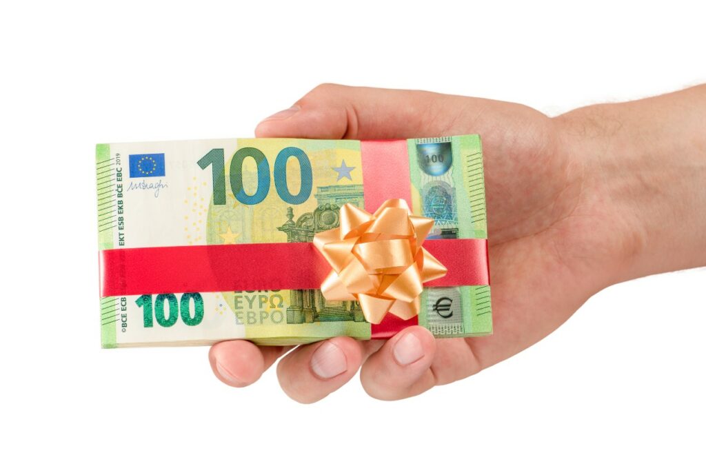 Δώρο Χριστουγέννων 2023: Ποιοι το δικαιούνται και πότε θα το εισπράξουν