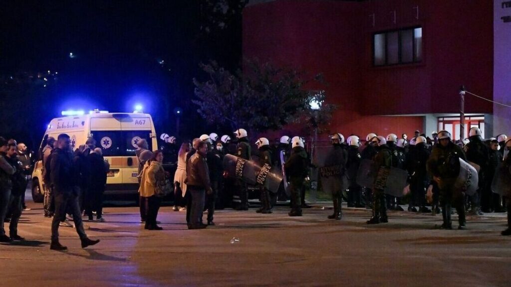 Ρέντη: Παραμένει κρίσιμη κατάσταση του αστυνομικού - Τι αναφέρει το ιατρικό ανακοινωθέν