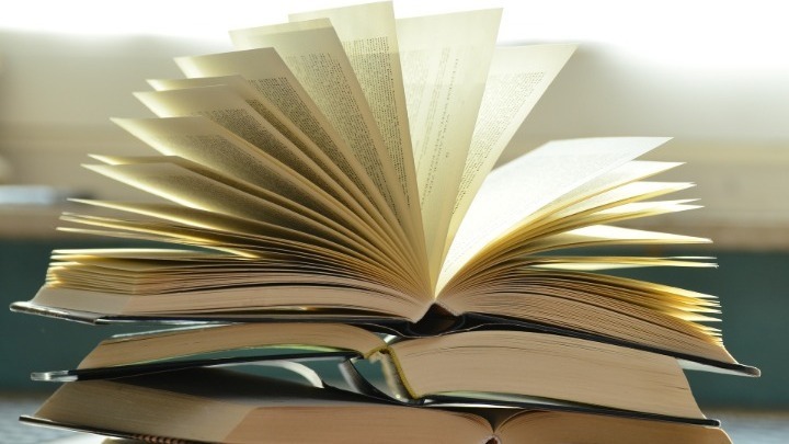 231219180746_books