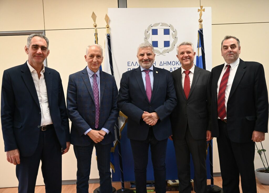 Έπεσαν οι υπογραφές για την Ανακατασκευή στο Δημοτικό Στάδιο Μαρκοπούλου, έδρα της ομάδας Γ.Σ. Μαρκό