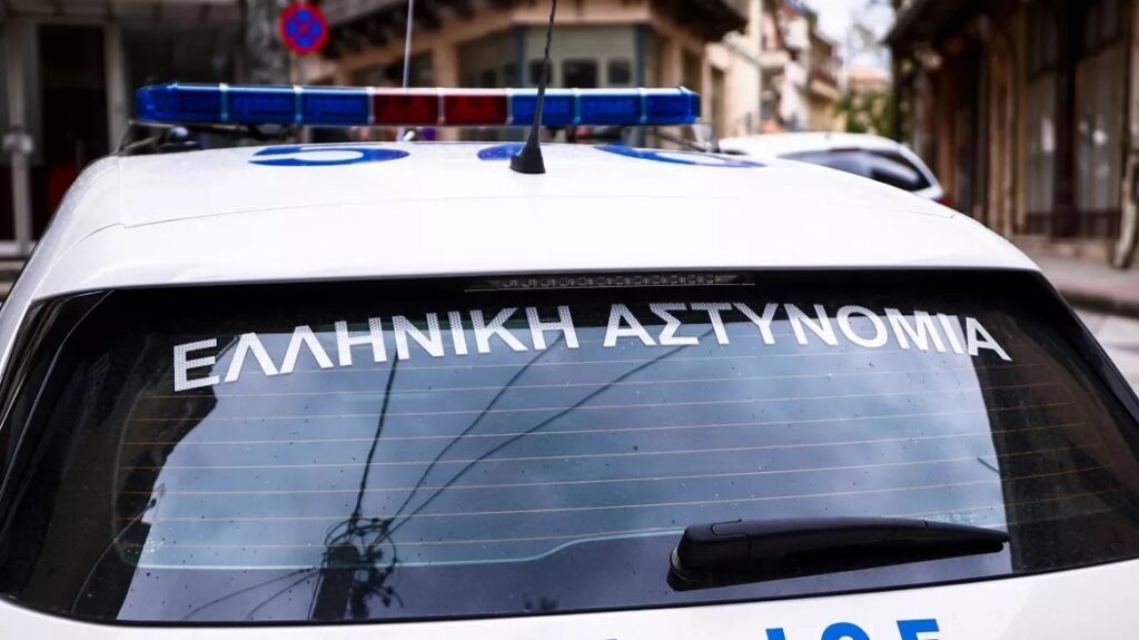 Καλύβια: Ελεύθερος ο 16χρονος που μαχαίρωσε τον πατέρα του