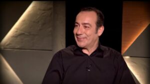 Σωτήρης Καλυβάτσης: «Διάφορα πράγματα μπορεί να με επηρεάσουν, αλλά είμαστε και στην Κρατική Τηλεόραση τώρα»