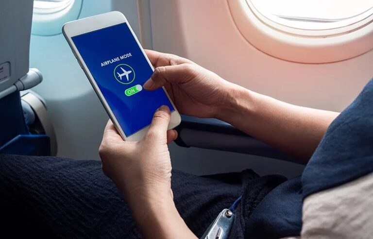 Γιατί είναι απαραίτητη η λειτουργία πτήσης στα κινητά – Τι θα γίνει αν δεν ενεργοποιηθεί