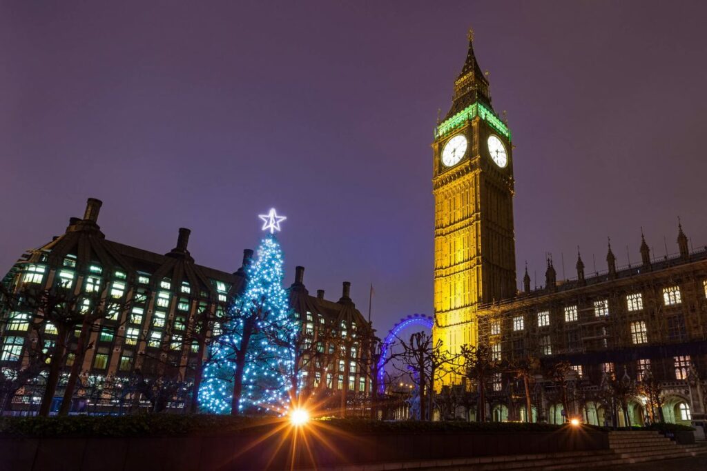 231231140323_Christmas-tree