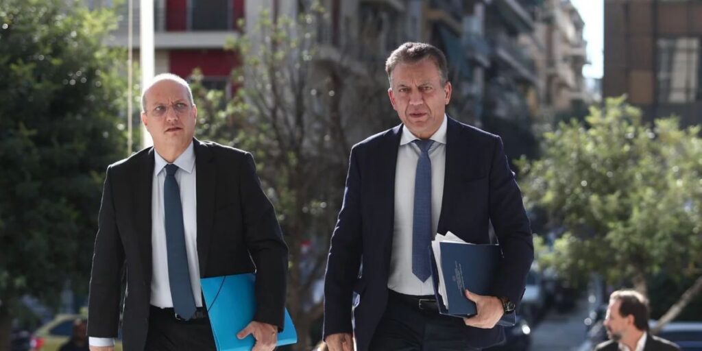Οπαδική βία: Λίστα με 200 ονόματα χούλιγκαν κατέθεσαν στον Άρειο Πάγο Οικονόμου και Βρούτσης